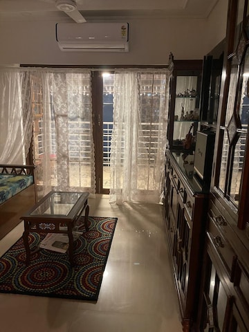 Bedroom in 2 BHK Apartment at Andheri West – for Rent