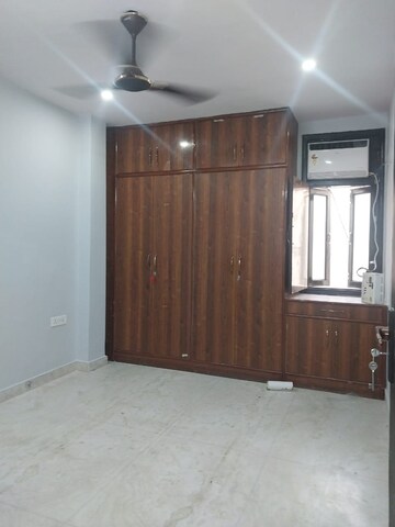 2 BHK Apartment For Rent in Paschim Vihar