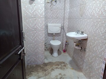 Bathroom in 1.5 BHK Apartment at Khirki Extension – for Rent