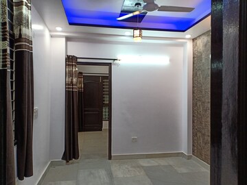 Bathroom in 1.5 BHK Apartment at Khirki Extension – for Rent