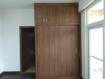 Room in 3 BHK Apartment at Mahagun Mywoods, Sector 16c Greater Noida – for Rent