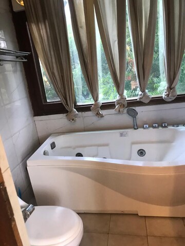  2 BHK Apartment at Panchsheel Park – for Rent