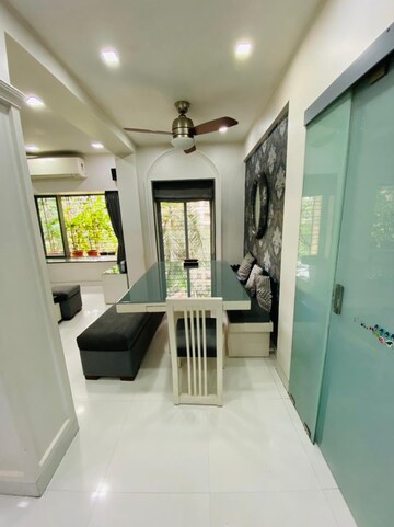 Master Bedroom in 2 BHK Apartment at Andheri West – for Rent