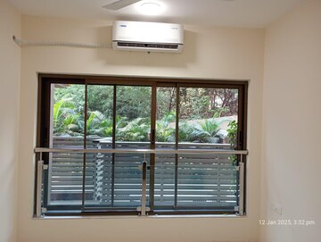 Room in 2 BHK Apartment at K Raheja Ascencio, Chandivali – for Rent