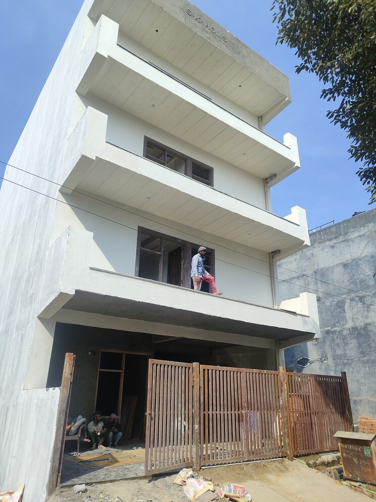Exterior View, avantika colony 3 Bedroom 150 Sq.Yd. Builder Floor In Avantika Colony Ghaziabad 8262825