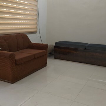 Room in 3 BHK Builder Floor at Sector 52 – for Rent
