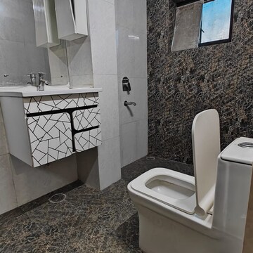 Attached Bathroom in 3 BHK Builder Floor at Sector 52 – for Rent