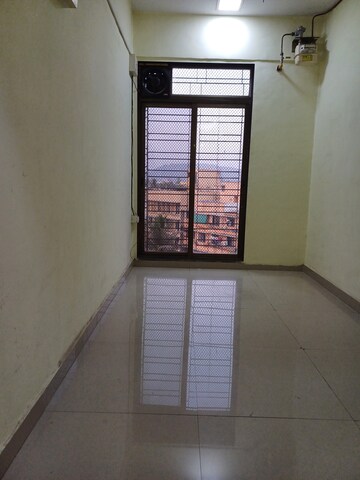 Room in 1.5 BHK Apartment at Mahape – for Rent