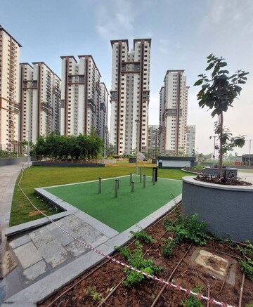 Swimming Pool in 3 BHK Apartment at Aparna Sarovar Zenith, Nallagandla – for Rent