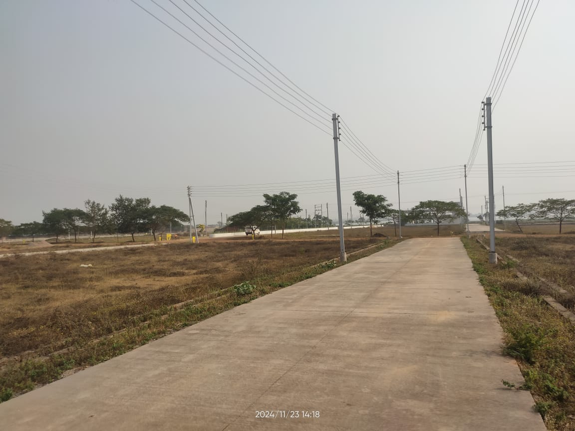 Plot For Sale in Lake,shore City