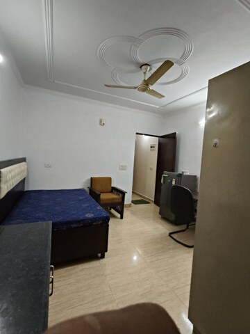 Master Bedroom in 1 RK Builder Floor at Arjun Nagar – for Rent