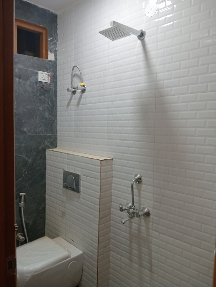 Bathroom, govindpuri 2 Bedroom 580 Sq.Ft. Builder Floor In Govindpuri Delhi 8263624