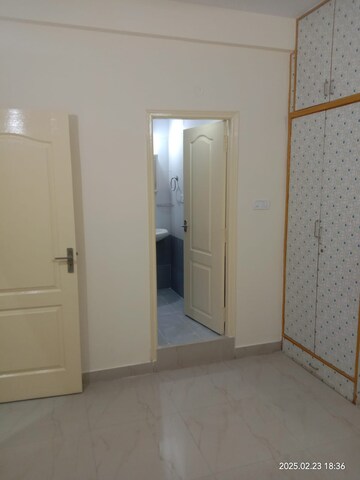 Room in 3 BHK Apartment at SLS Splendor, Bellandur – for Rent