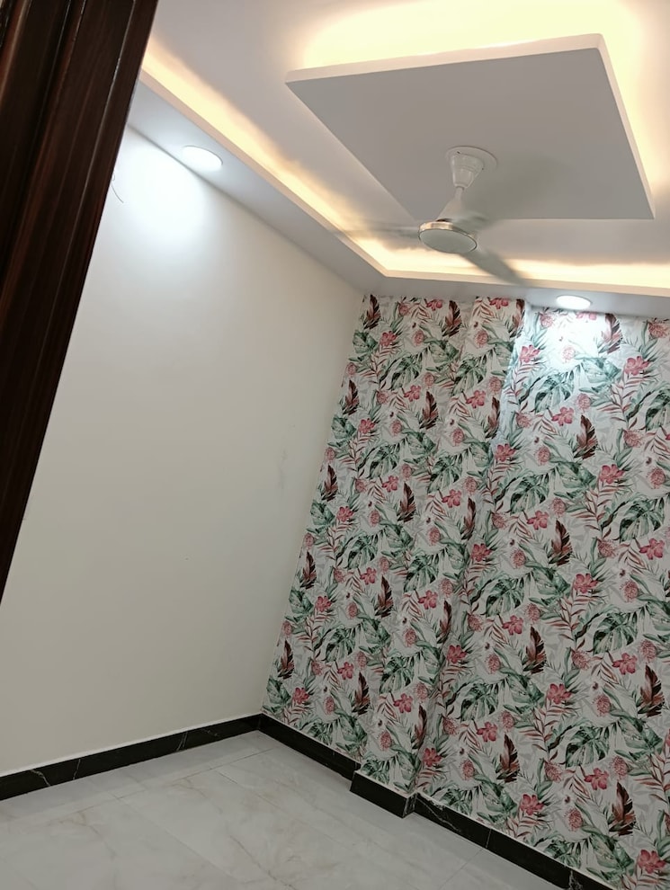 undefined, uttam nagar 6 Bedroom 450 Sq.Ft. Independent House In Uttam Nagar Delhi 8263696