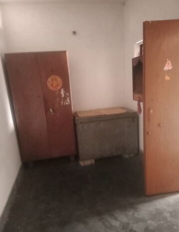 Room in 2 BHK Villa at Aliganj – for Rent