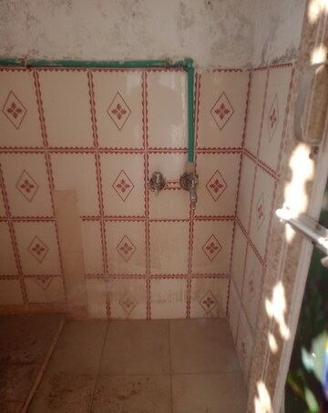 Bathroom in 2 BHK Villa at Aliganj – for Rent
