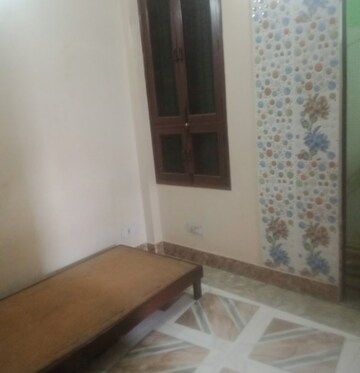 Room in 2 BHK Independent House at Aliganj – for Rent