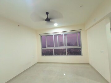 Room in 2 BHK Apartment at Piramal Vaikunth, Balkum Pada – for Rent