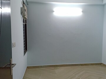 Room in 3 BHK Apartment at Panchsheel Vihar – for Rent