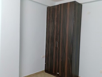 Room in 3 BHK Apartment at Panchsheel Vihar – for Rent