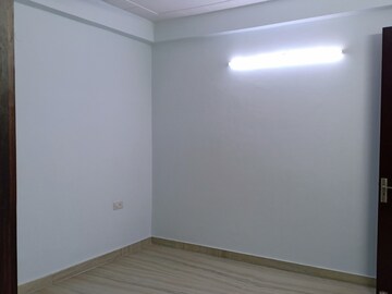 Room in 3 BHK Apartment at Panchsheel Vihar – for Rent