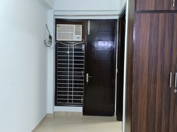 Furnished Amenities in 3 BHK Apartment at Panchsheel Vihar – for Rent