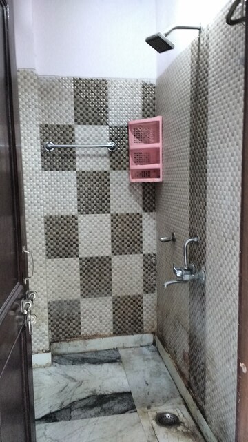Bathroom in 1 BHK Apartment at Khirki Extension – for Rent
