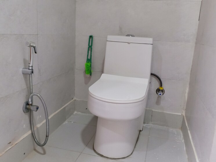 Bathroom, panchsheel vihar 2 Bedroom 950 Sq.Ft. Apartment In Panchsheel Vihar Delhi 8263755