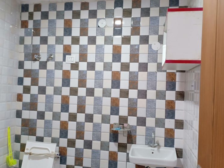 Attached Bathroom, panchsheel vihar 2 Bedroom 950 Sq.Ft. Apartment In Panchsheel Vihar Delhi 8263755