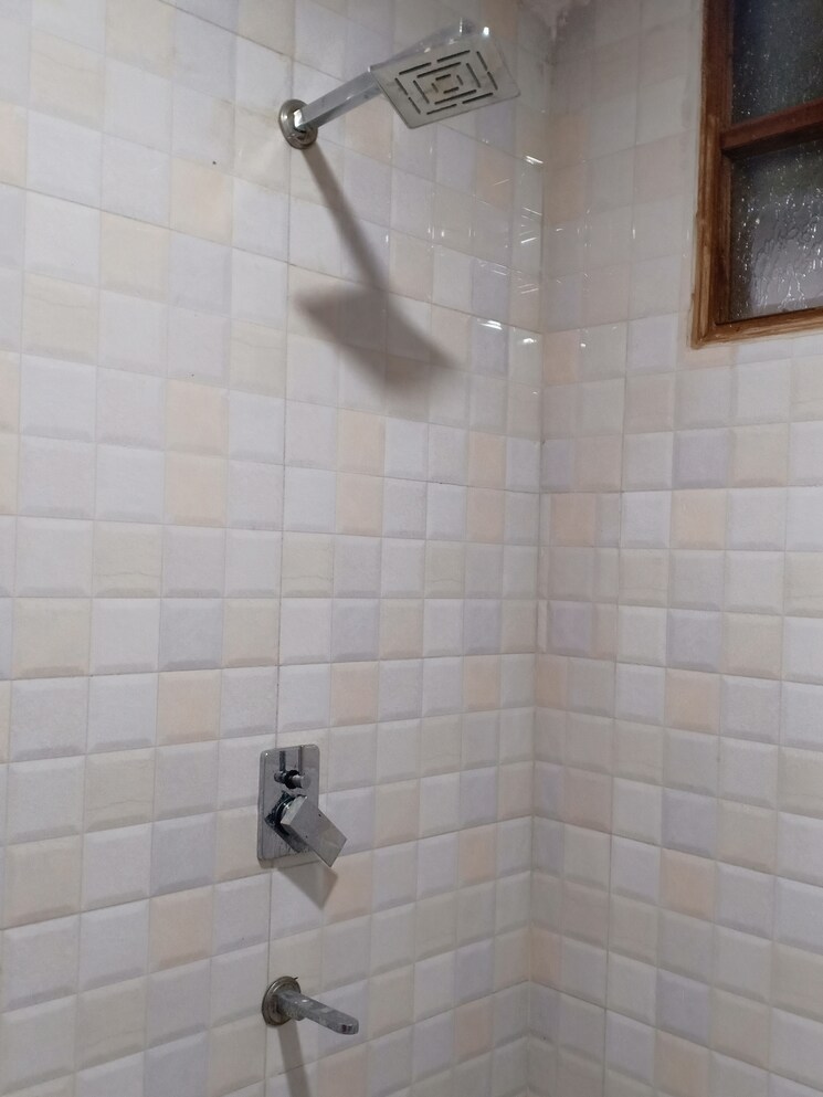 Bathroom, panchsheel vihar 2 Bedroom 950 Sq.Ft. Apartment In Panchsheel Vihar Delhi 8263755