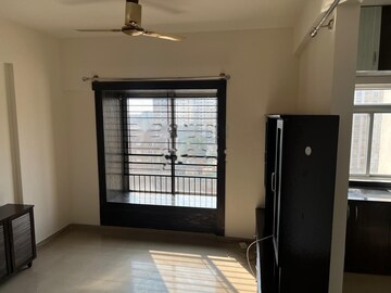 Room in 2.5 BHK Apartment at Patel Smondo 3, Electronic City – for Sale
