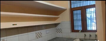 Furnished Amenities in 1 BHK Builder Floor at Aliganj – for Rent