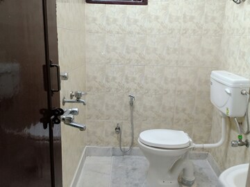 Bathroom in 1 BHK Apartment at Khirki Extension – for Rent