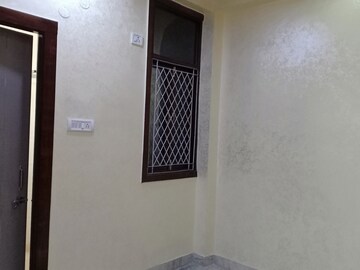 Room in 1 BHK Apartment at Khirki Extension – for Rent