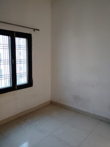 Room in 1 RK Builder Floor at Vikas Nagar – for Rent