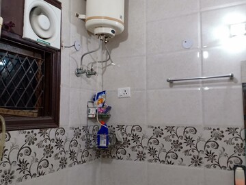 Bathroom in 1 BHK Apartment at Khirki Extension – for Rent