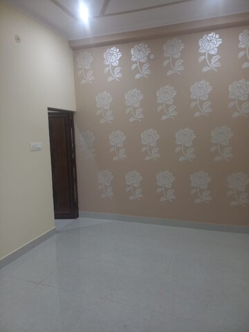 Room in 3 BHK Independent House at Jankipuram – for Sale