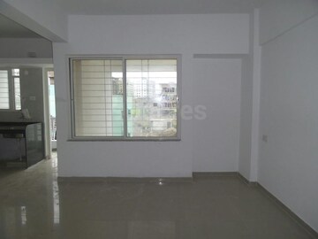Room in 2 BHK Apartment at Venus Garden, Kharadi – for Rent