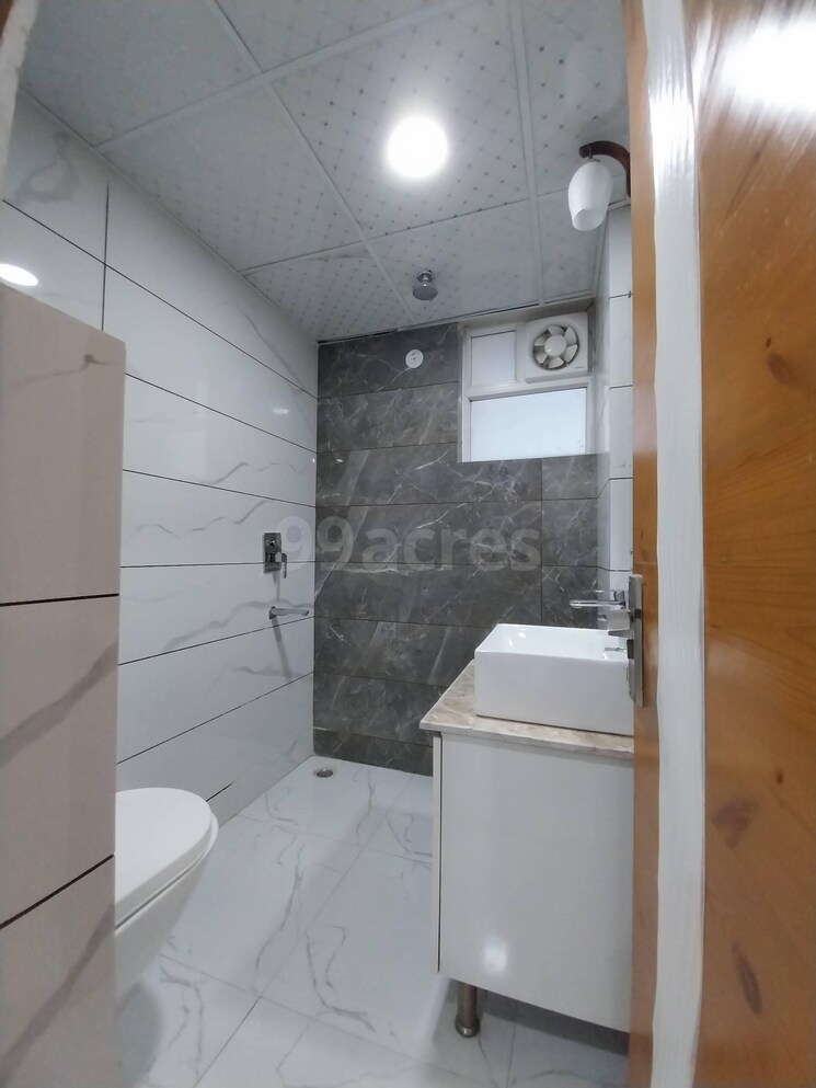Bathroom, meenal-semeion 3 Bedroom 1559 Sq.Ft. Apartment In Sector 41 Faridabad 8263949