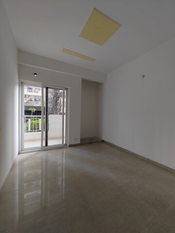 Room in 2 BHK Apartment at Samridhi Grand Avenue, Tech Zone 4 Greater Noida – for Sale