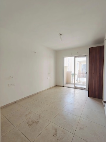 Room in 3 BHK Apartment at Sushma Valencia, International Airport Road – for Rent