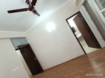 2.5 BHK Apartment For Rent in Amrapali Golf Homes, Sector 4, Greater Noida