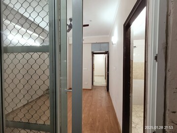 Building Lobby in 2.5 BHK Apartment at Amrapali Golf Homes, Sector 4, Greater Noida – for Rent