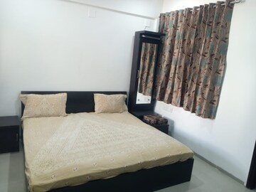 Bedroom in 3 BHK Apartment at Motera – for Rent