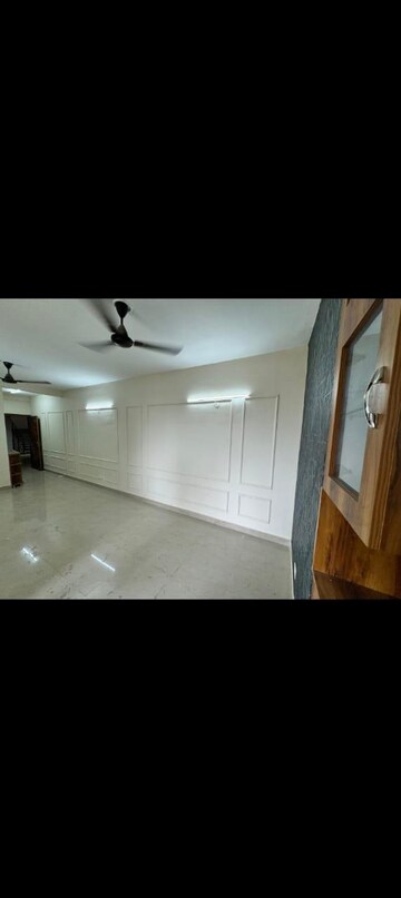 Bathroom in 2 BHK Apartment at Suncity Avenue 76, Sector 76 – for Sale