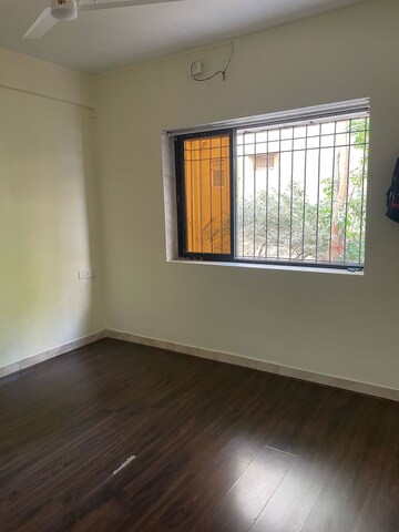 Room in 3 BHK Apartment at DLH Legacy, Juhu – for Rent