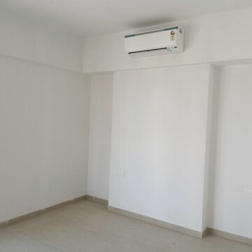 Room in 3 BHK Apartment at Kanakia Silicon Valley, Powai – for Sale