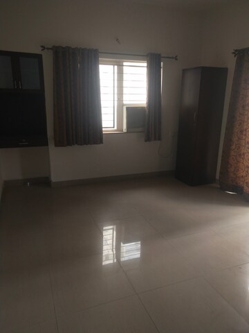 Room in 2 BHK Apartment at Kumar Primrose, Kharadi – for Rent