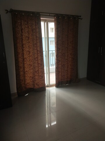 Room in 2 BHK Apartment at Kumar Primrose, Kharadi – for Rent