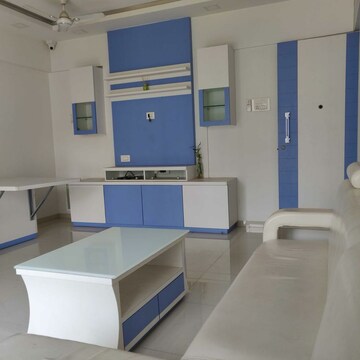 Master Bedroom in 2 BHK Apartment at Hiranandani Meadows, Manpada – for Rent